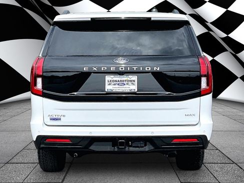 Used 2025 Ford Expedition Max Active RWD image 4