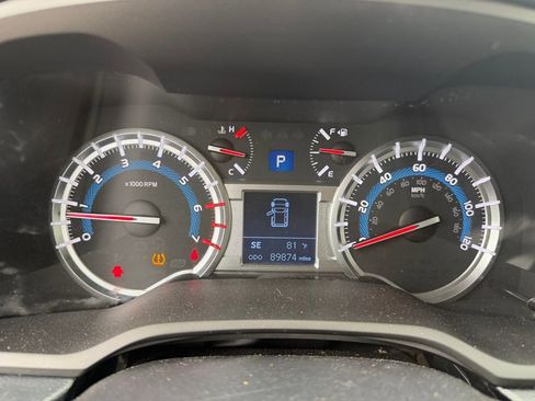 Used 2018 Toyota 4Runner Limited AWD/4WD image 9