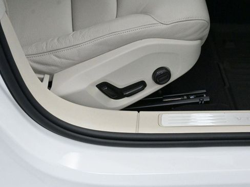 Used 2025 Volvo S60 B5 Plus w/ Protection Package Premier image 31