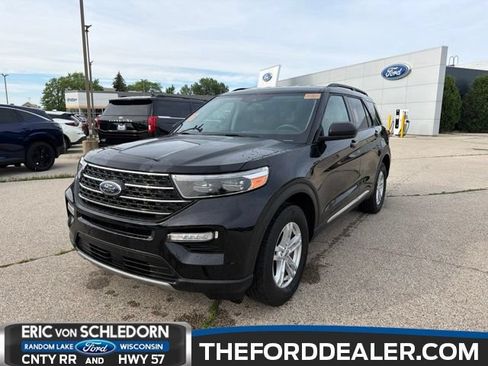 Used 2024 Ford Explorer XLT w/ Equipment Group 202A AWD/4WD image 1