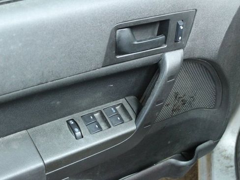 Used 2009 Ford Focus SE image 9