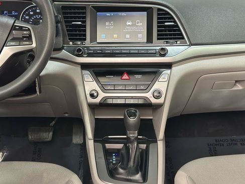 Used 2017 Hyundai Elantra SE FWD image 15