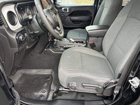 Certified 2024 Jeep Gladiator Sport image 10