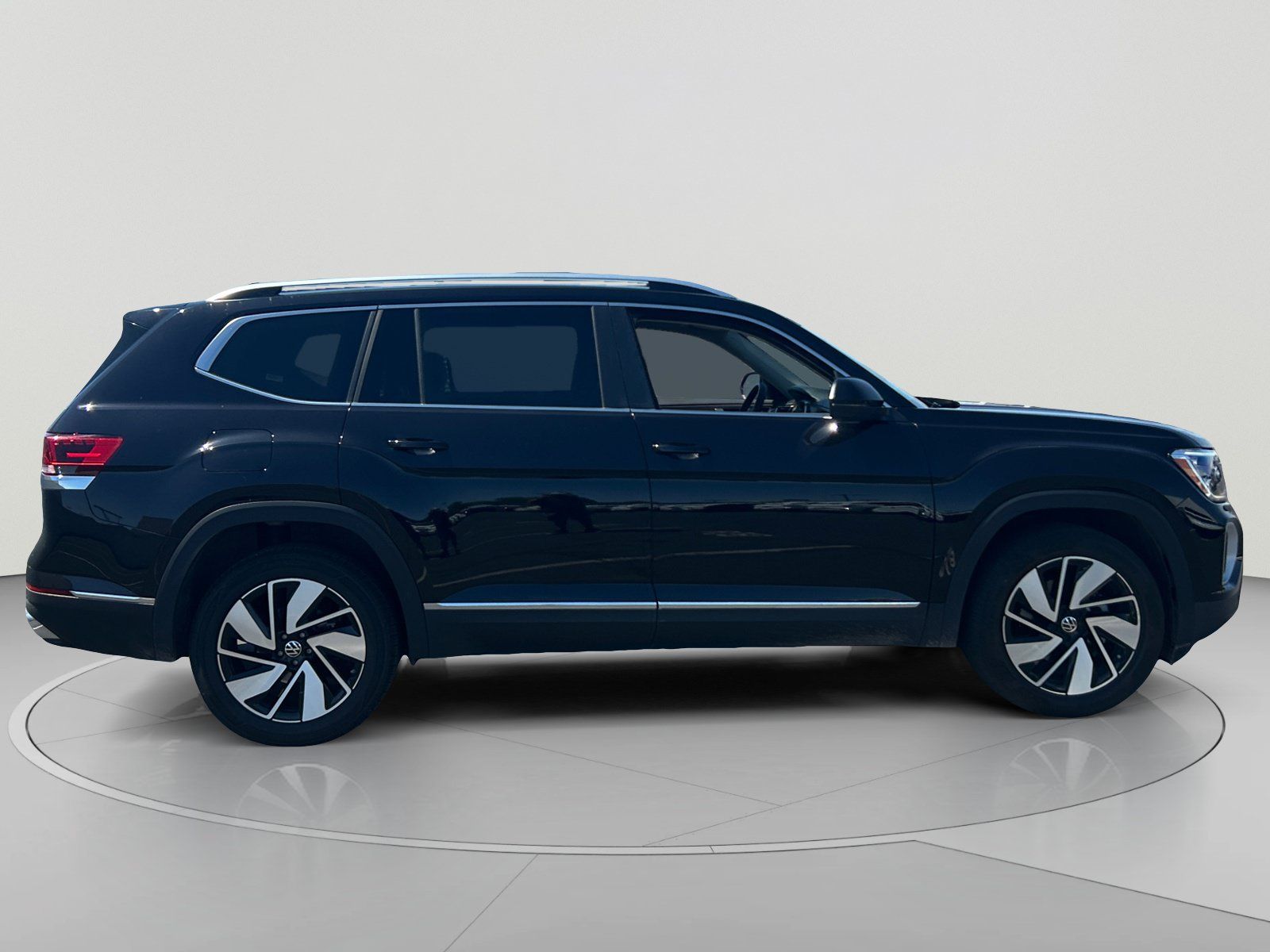 Certified 2025 Volkswagen Atlas SEL AWD/4WD image 6