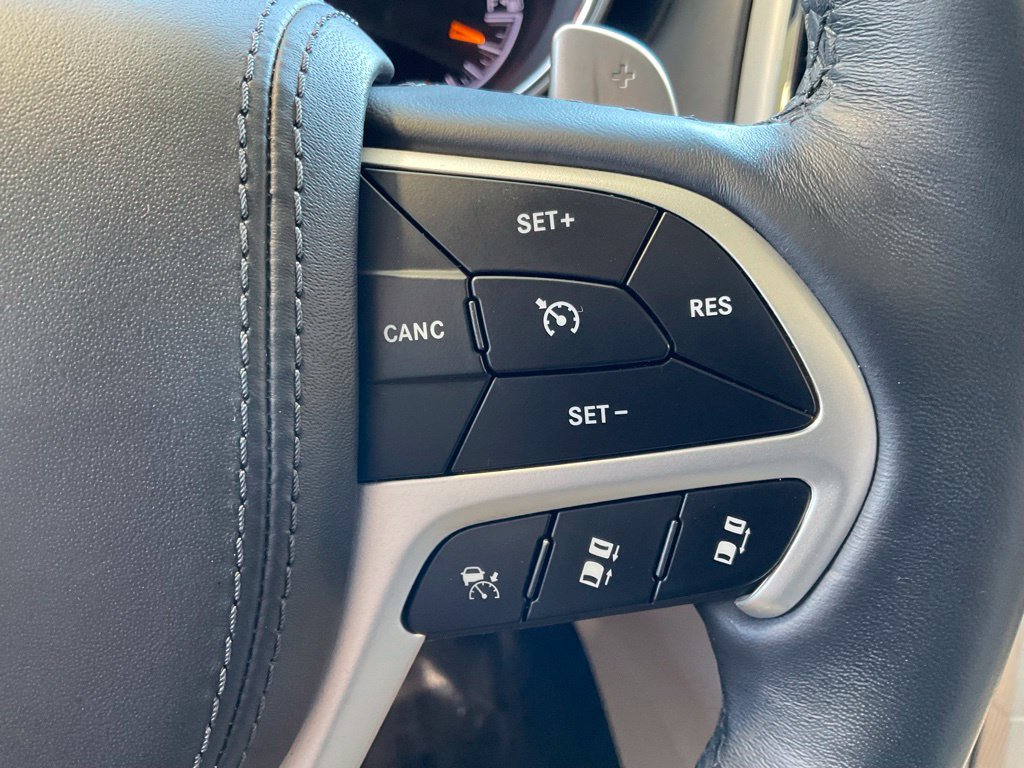 Used 2018 Jeep Grand Cherokee Summit AWD/4WD image 13