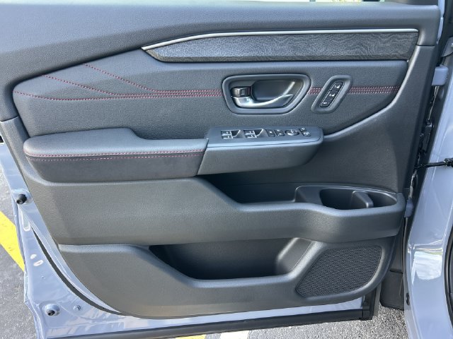 New 2026 Honda Pilot Black Edition image 17