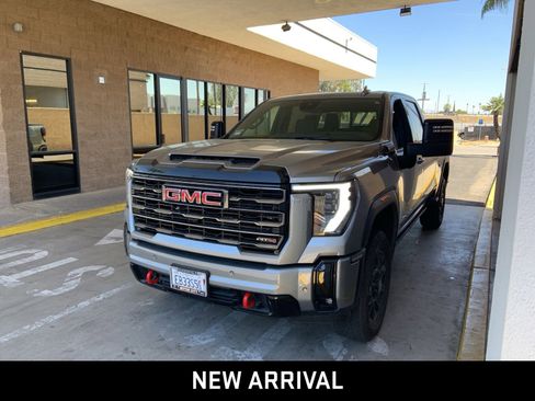 Used 2025 GMC Sierra 2500 AT4 w/ AT4 Premium Plus Package AWD/4WD image 1