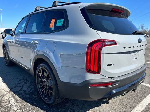 Used 2021 Kia Telluride SX w/ SX Prestige Package image 3
