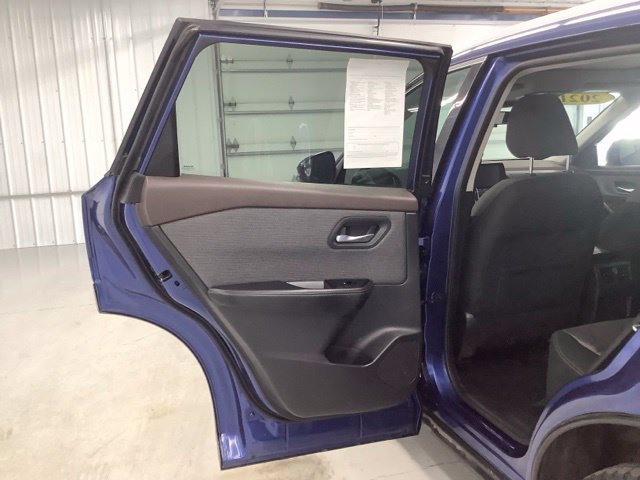 Used 2021 Nissan Rogue SV AWD/4WD image 12