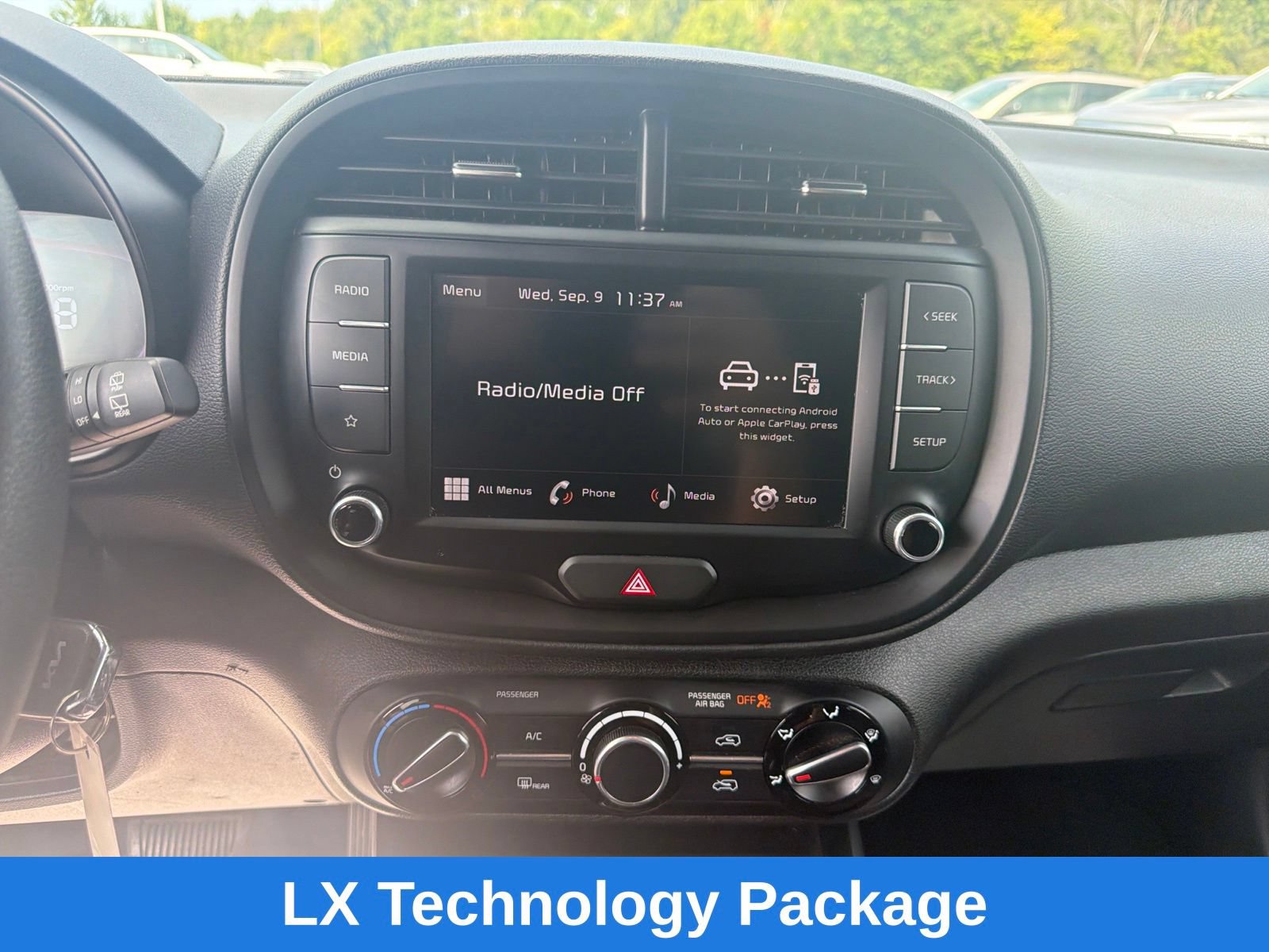 Used 2024 Kia Soul LX w/ Option Group 015 FWD image 16