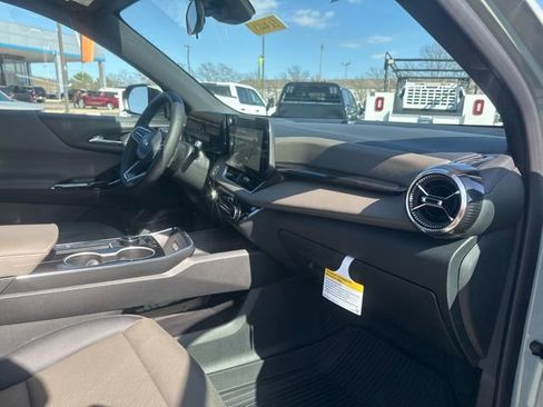 New 2026 Chevrolet Equinox LT w/ Convenience Package II FWD image 34