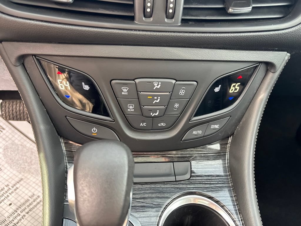 Used 2017 Buick Envision Essence AWD/4WD image 19