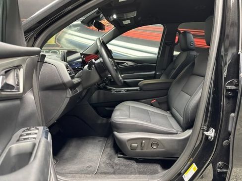 Used 2026 Chevrolet Traverse LT AWD/4WD image 4