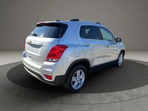 Used 2019 Chevrolet Trax LT w/ LT Convenience Package FWD image 5
