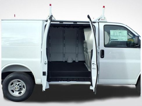 New 2026 Chevrolet Express 2500 w/ Driver Convenience Package RWD image 16