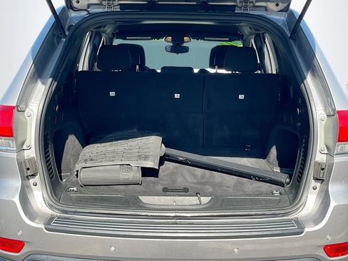Used 2017 Jeep Grand Cherokee Laredo AWD/4WD image 23