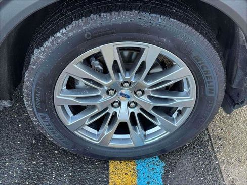 Used 2025 Ford Explorer Platinum image 9