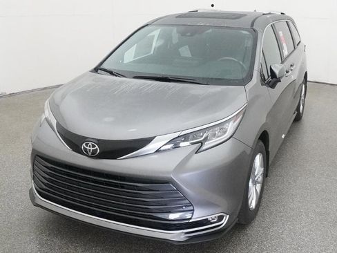 New 2026 Toyota Sienna Limited image 6