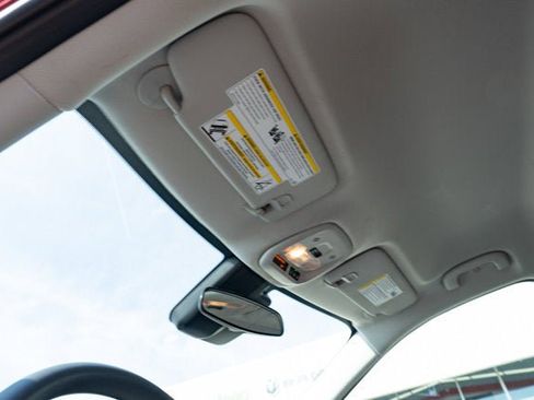 Used 2025 Chevrolet Trax LT FWD image 16