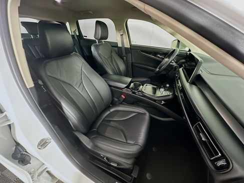 Used 2021 Lincoln Nautilus FWD w/ Equipment Group 101A image 31