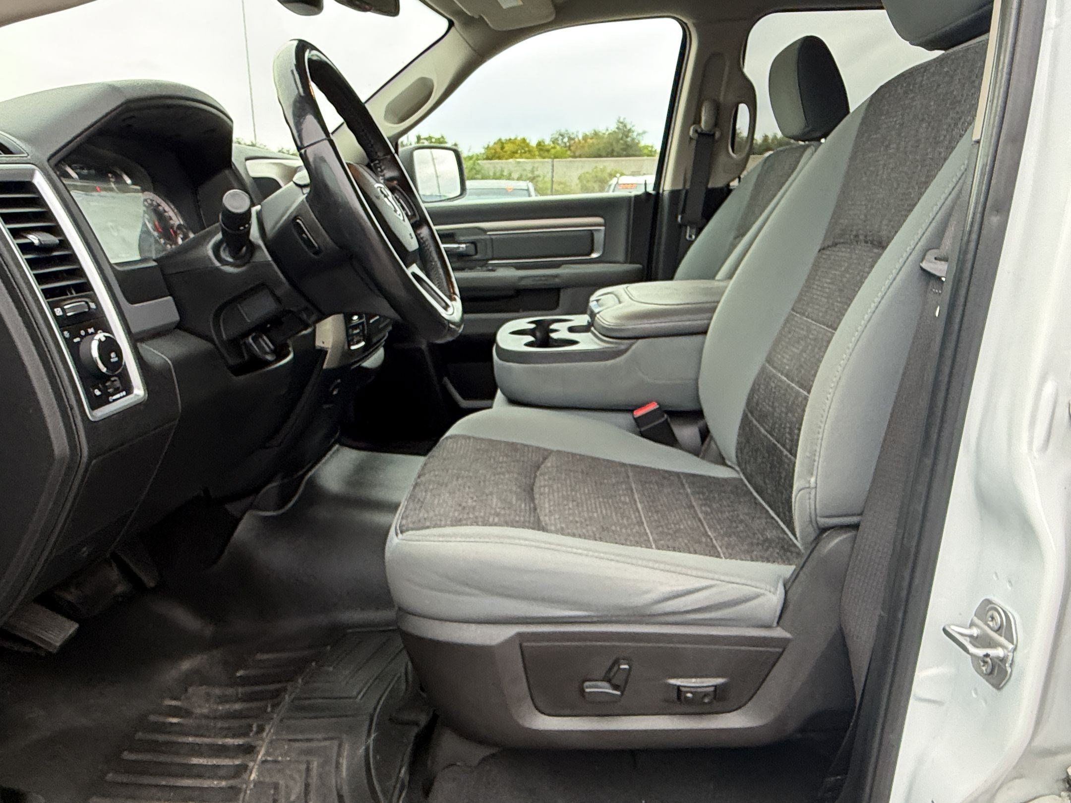 Used 2019 RAM 1500 Big Horn AWD/4WD image 23