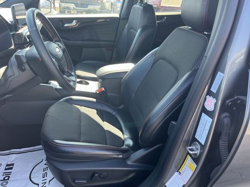 Used 2025 Ford Escape ST-Line image 13