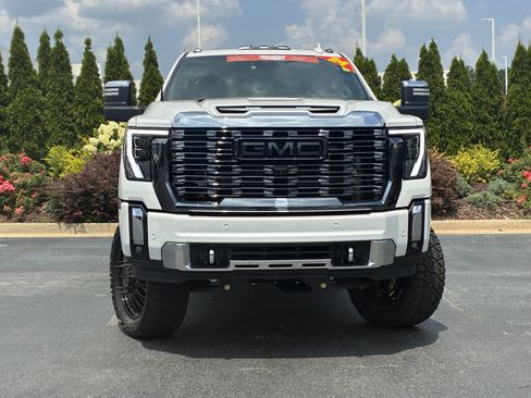 Used 2024 GMC Sierra 3500 Denali w/ Technology Package AWD/4WD image 5