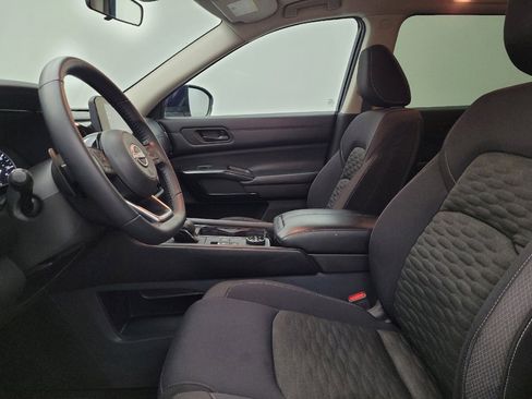 Used 2023 Nissan Pathfinder SV image 17