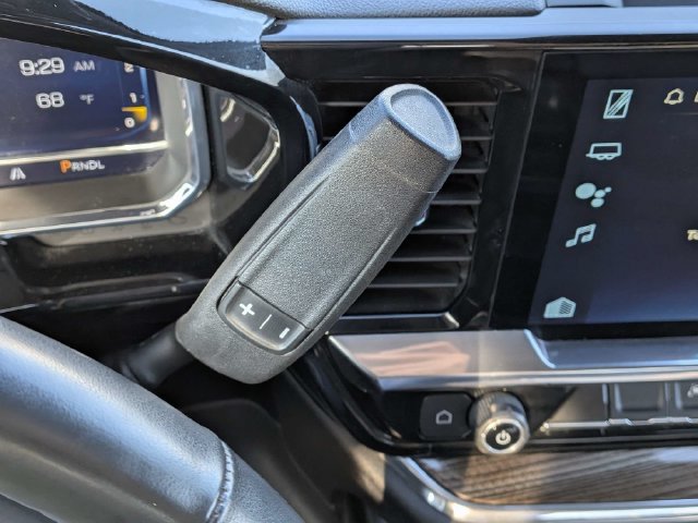 Used 2025 Chevrolet Silverado 1500 LT RWD image 27