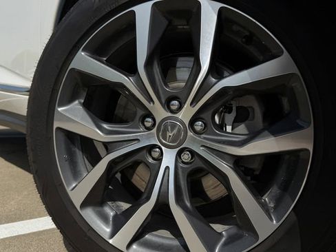 Used 2023 Acura MDX SH-AWD w/ Technology Package image 9