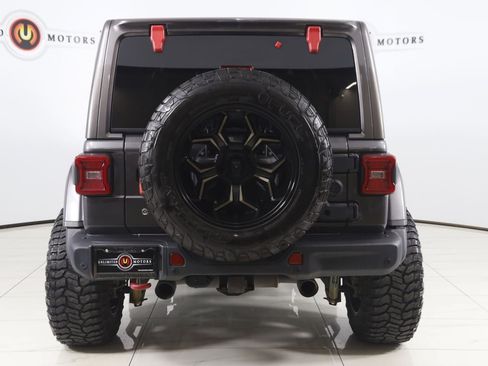 Used 2018 Jeep Wrangler Unlimited Rubicon w/ Dual Top Group AWD/4WD image 48