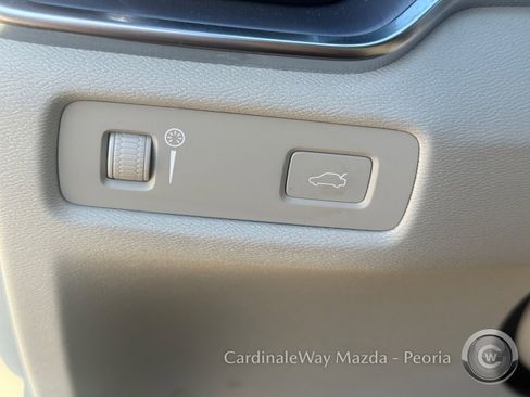 Used 2019 Volvo S60 T5 Momentum w/ Premium Package image 25