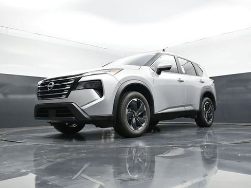 Used 2025 Nissan Rogue SV AWD/4WD image 48