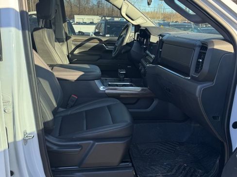 Used 2024 Chevrolet Silverado 1500 LT Trail Boss w/ LT Trail Boss Premium Package image 24