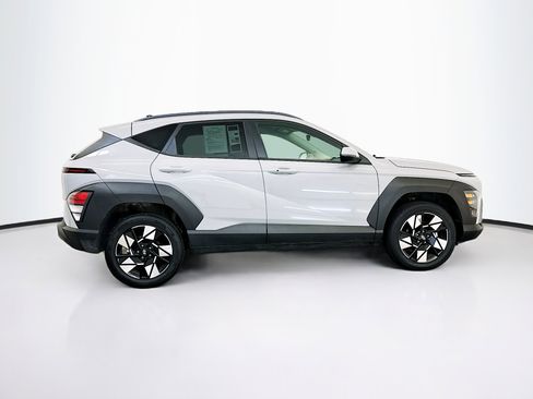 Used 2025 Hyundai Kona SEL image 10