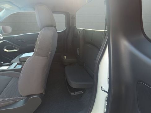 Certified 2024 Nissan Frontier SV image 11