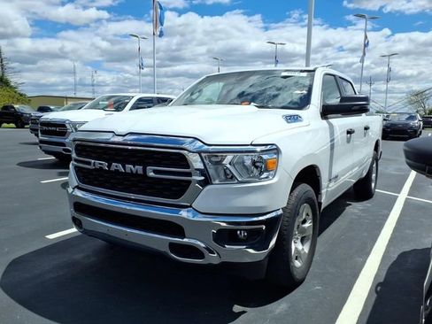 Used 2023 RAM 1500 Big Horn AWD/4WD image 3
