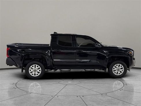 Used 2024 Toyota Tacoma SR image 8
