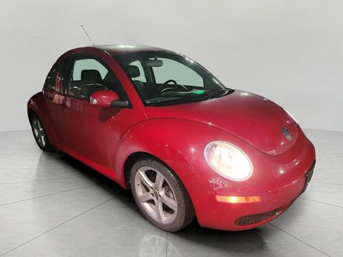 Used 2009 Volkswagen Beetle Coupe image 4