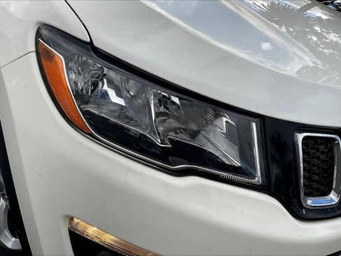 Used 2020 Jeep Compass Latitude image 29