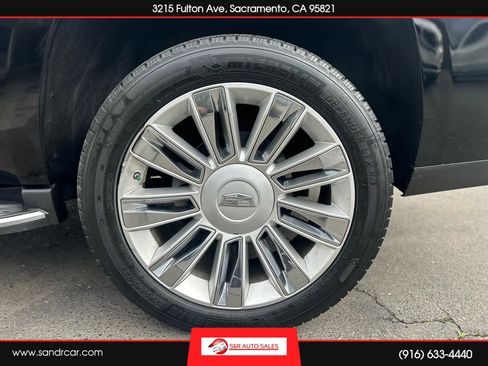 Used 2015 Cadillac Escalade Luxury image 24