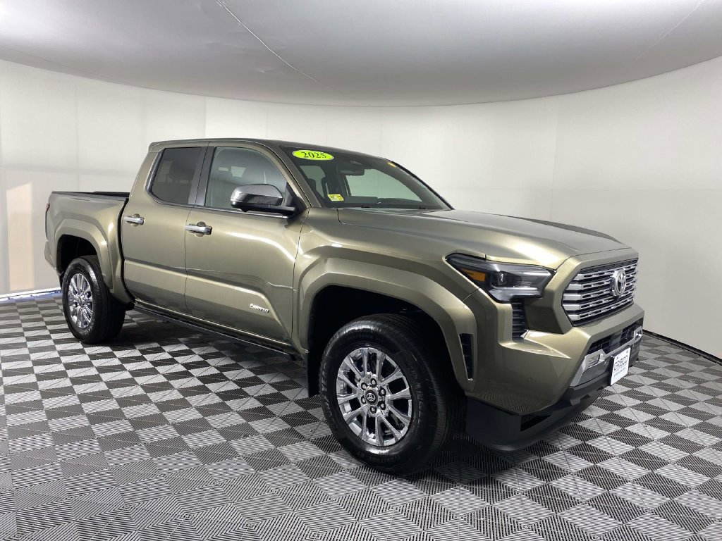 Used 2025 Toyota Tacoma Limited AWD/4WD image 1
