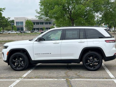 New 2026 Jeep Grand Cherokee Limited image 7