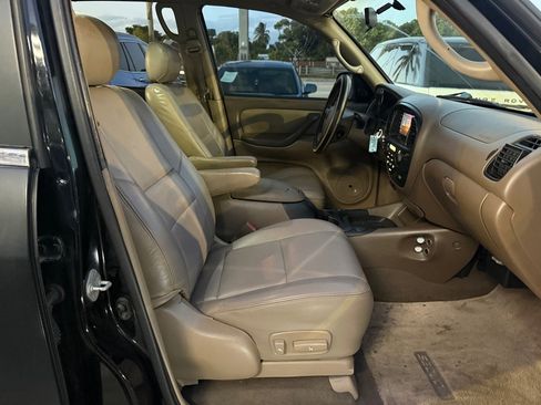 Used 2003 Toyota Sequoia SR5 image 24