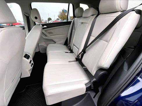 Used 2022 Volkswagen Tiguan SE image 40