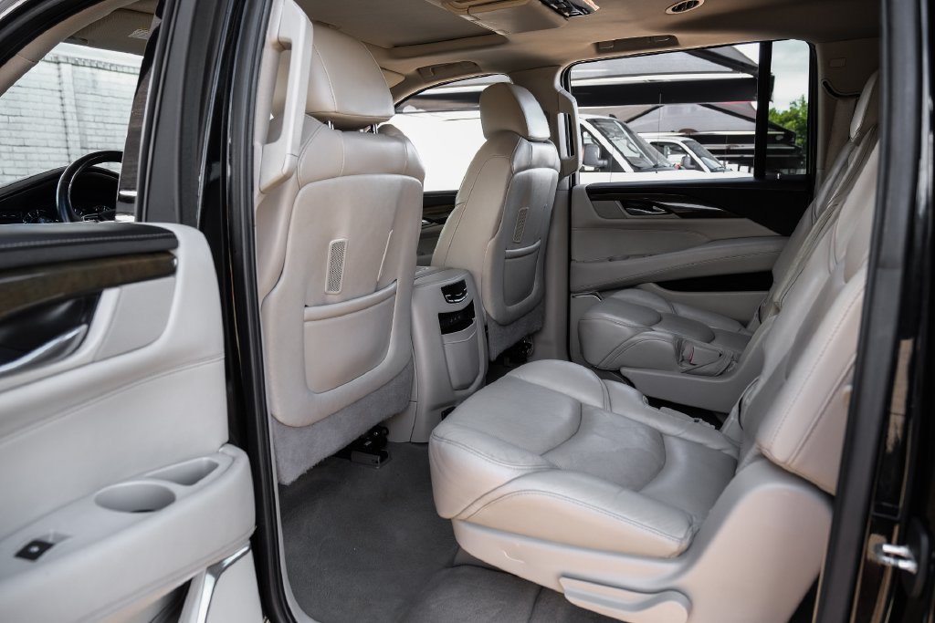 Used 2019 Cadillac Escalade ESV Luxury AWD/4WD image 45