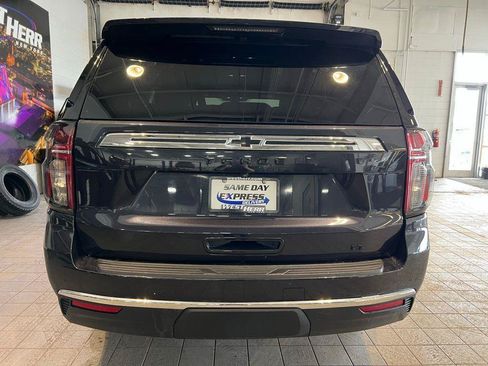 Used 2022 Chevrolet Tahoe LT w/ Luxury Package AWD/4WD image 11