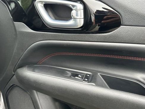 Used 2023 Jeep Compass Trailhawk image 19