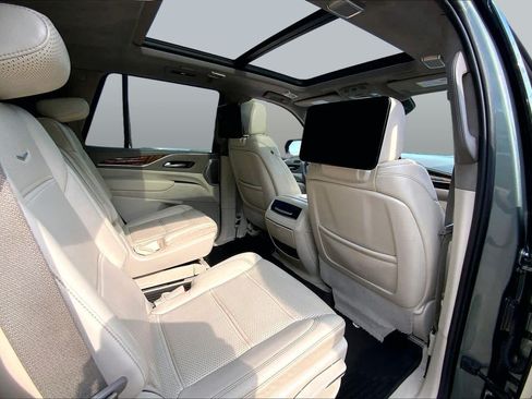 Used 2023 Cadillac Escalade Sport Platinum w/ LPO, ONYX Package AWD/4WD image 19