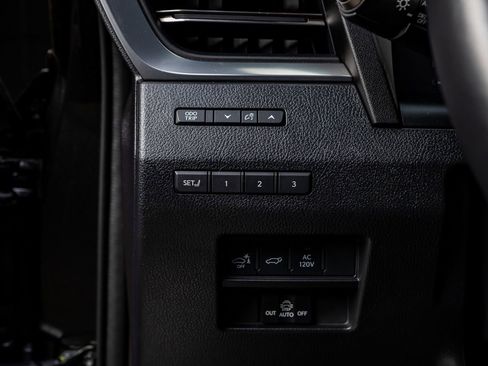 Used 2025 Lexus GX 550 image 22